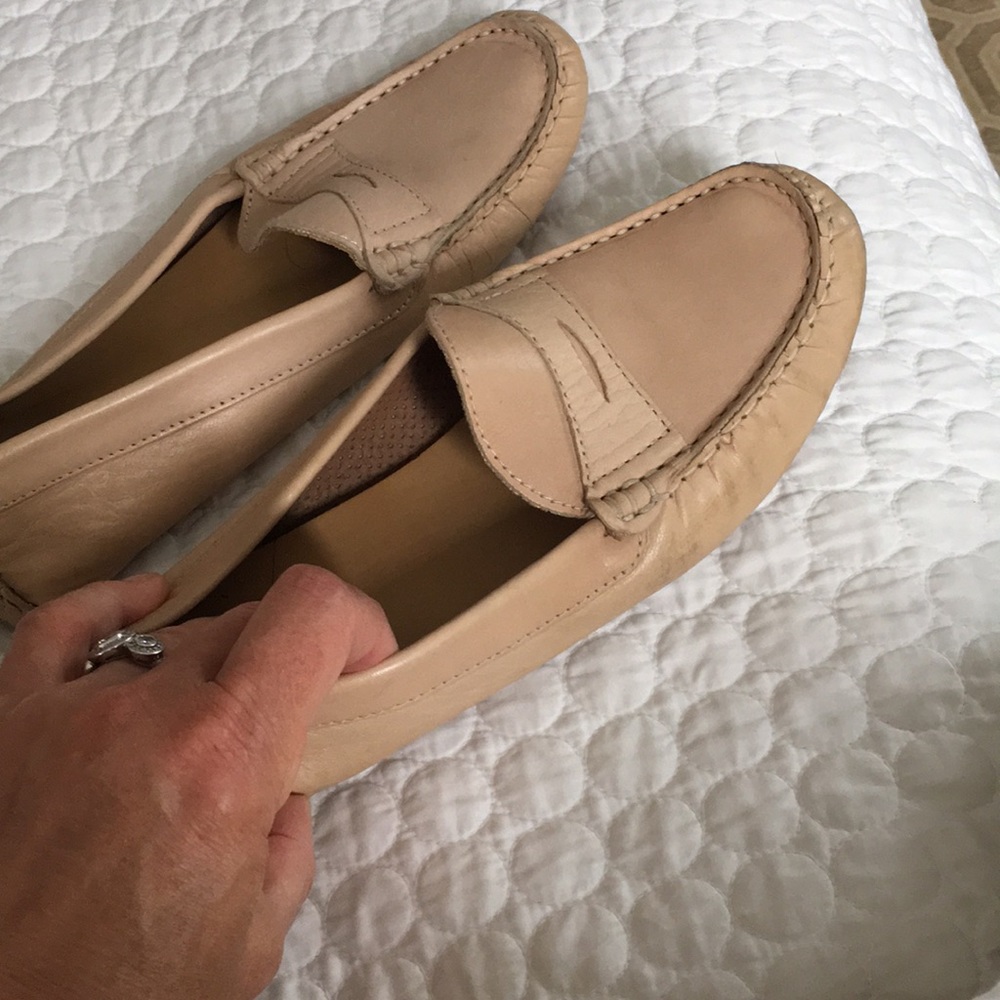 Tribe Tan Driving Moccasin Loafers Tan like new!